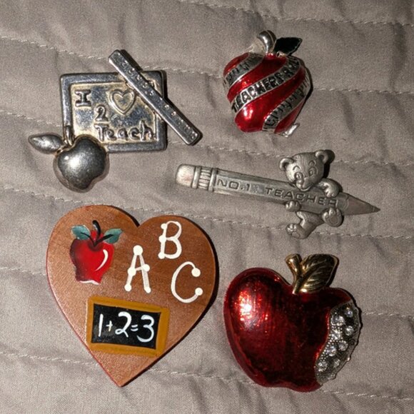 $2 with Bundle ~ Lot of School Teacher Pins 4420 - Picture 1 of 5